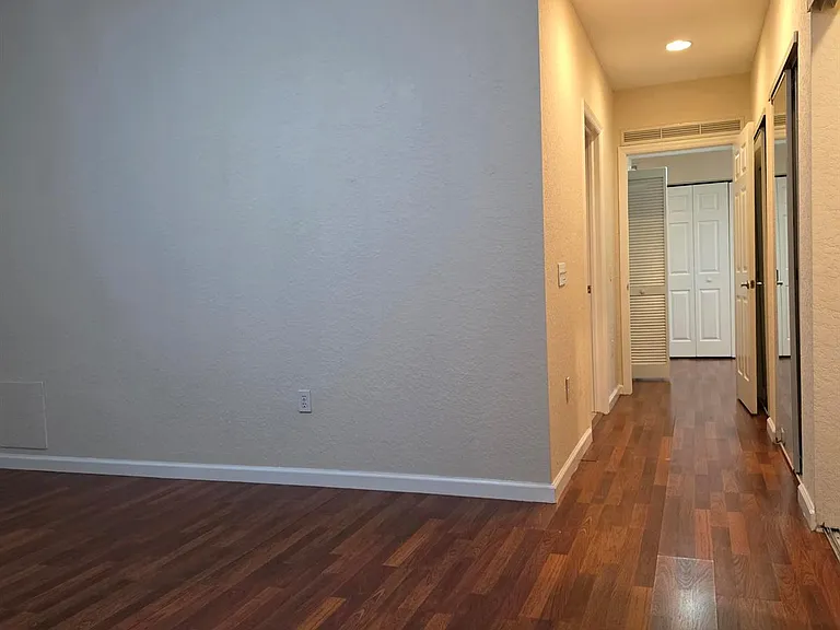1640 Presidential Way — Photo 10