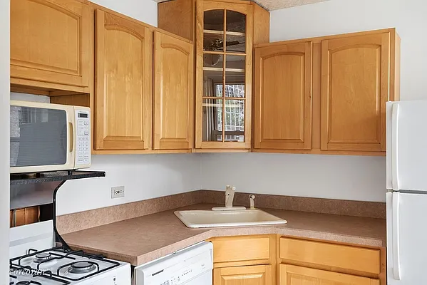 Sold by Corcoran | media 8