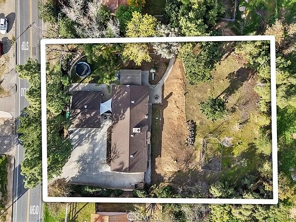 3rd image of 16930 Washington St