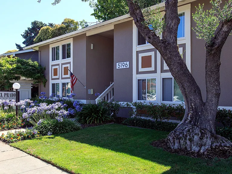 Del Prado Apartment Homes — Photo 8