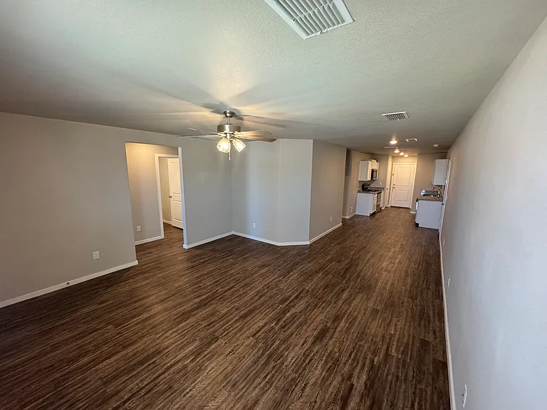 3411 Tiffin Ave — Photo 4