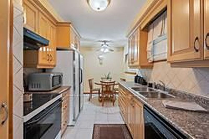 Toronto House for rent - 3 Bedrooms — photo 6