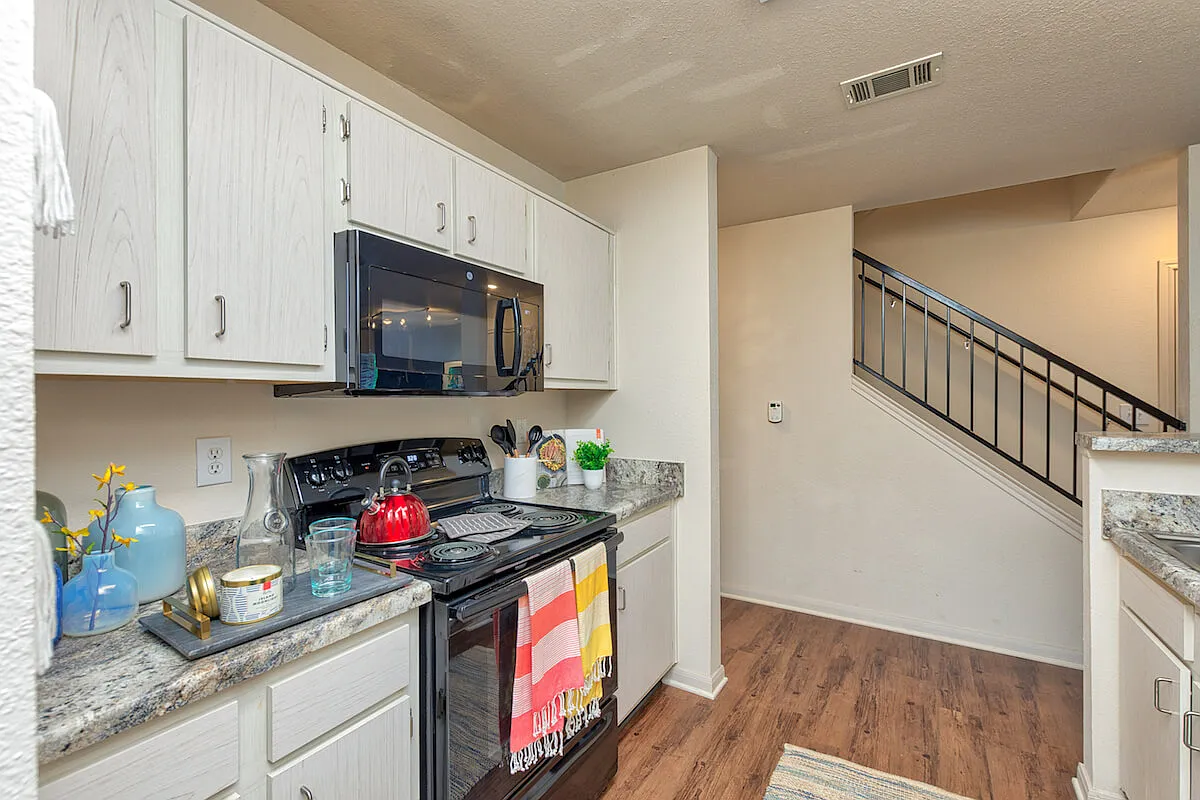 The Wyatt - Furnished Student Living - Priced Per Room — Photo 3