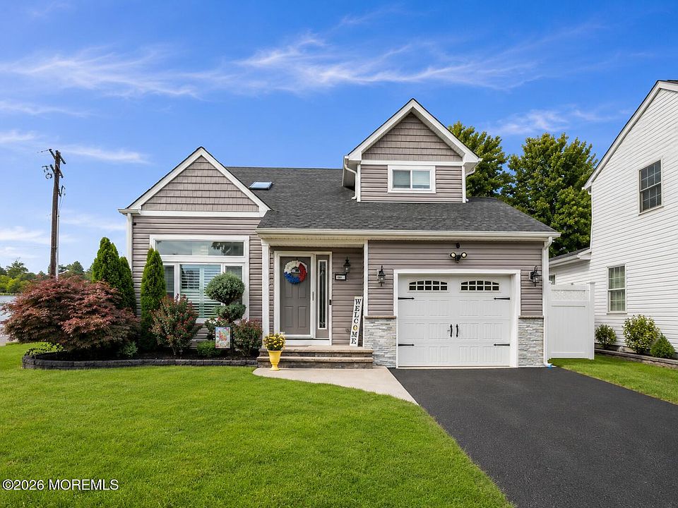 1st image of 1 Red Maple Drive