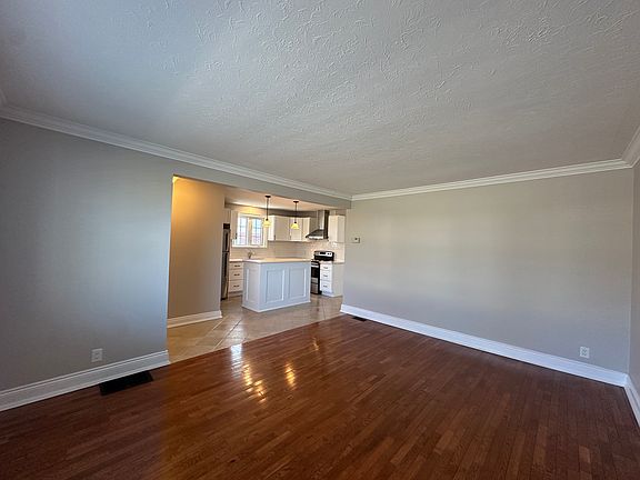 5th image of 190 Highland Ave