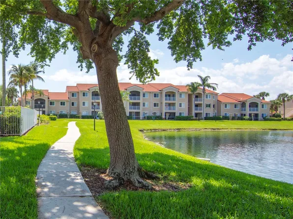 1550 S 42nd Cir APT 210, Vero Beach, FL 32967
