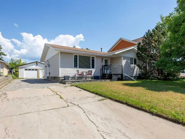 116 N Rowan St, Wood Buffalo, AB T9H 2Y5