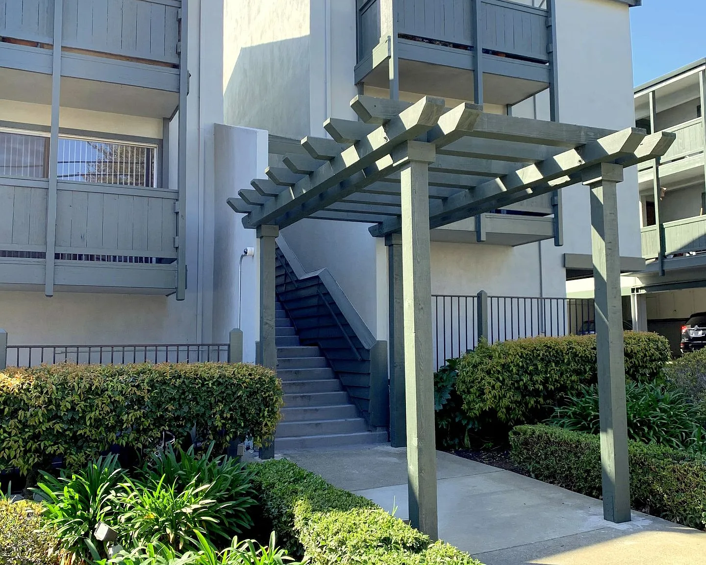 Trinity Terrace Apartments — Photo 2