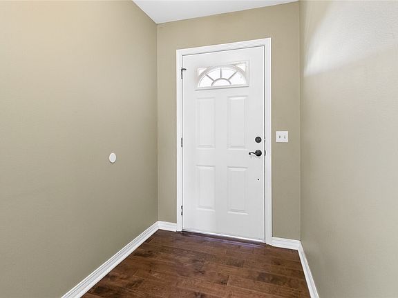 4th image of 12751 Myers Ln