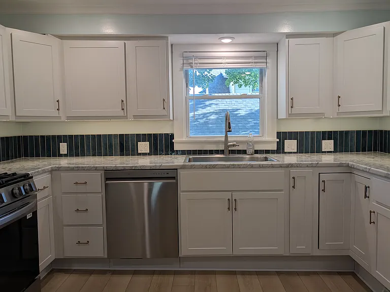 310 Eastern Ave NE — Photo 27