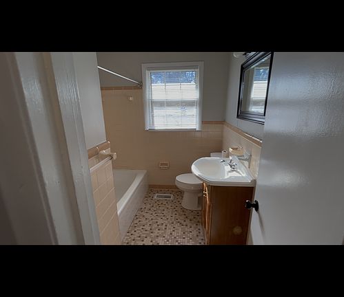 3rd image of 4707 Westwood Dr NW