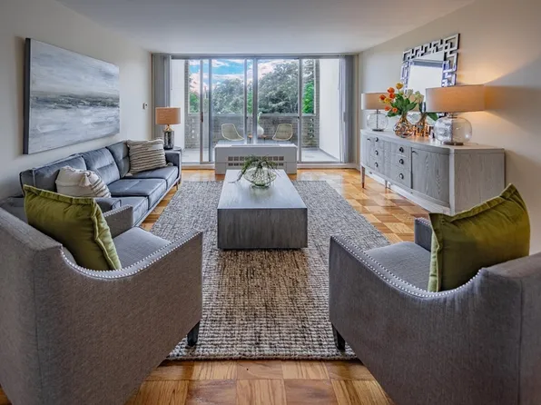 99 Pond Ave APT 713, Brookline, MA 02445