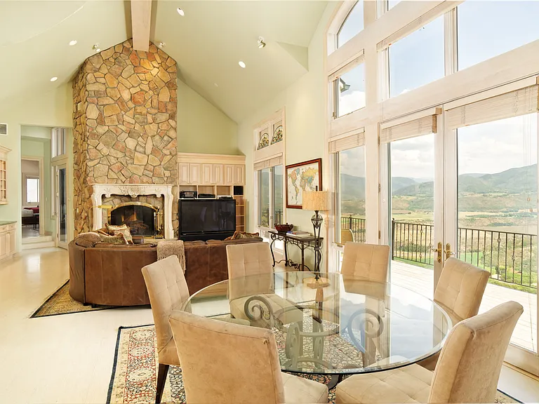 2438 Juniper Hill Dr — Photo 5