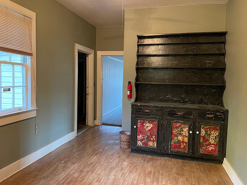 Eat-in Kitchen space