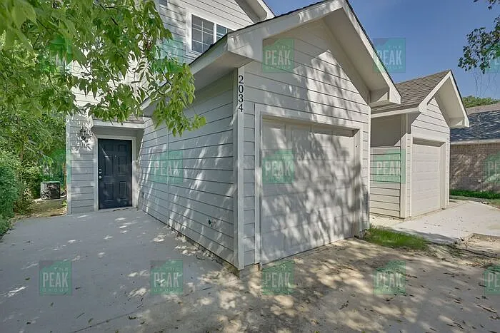 2034 Brookes St — Photo 1