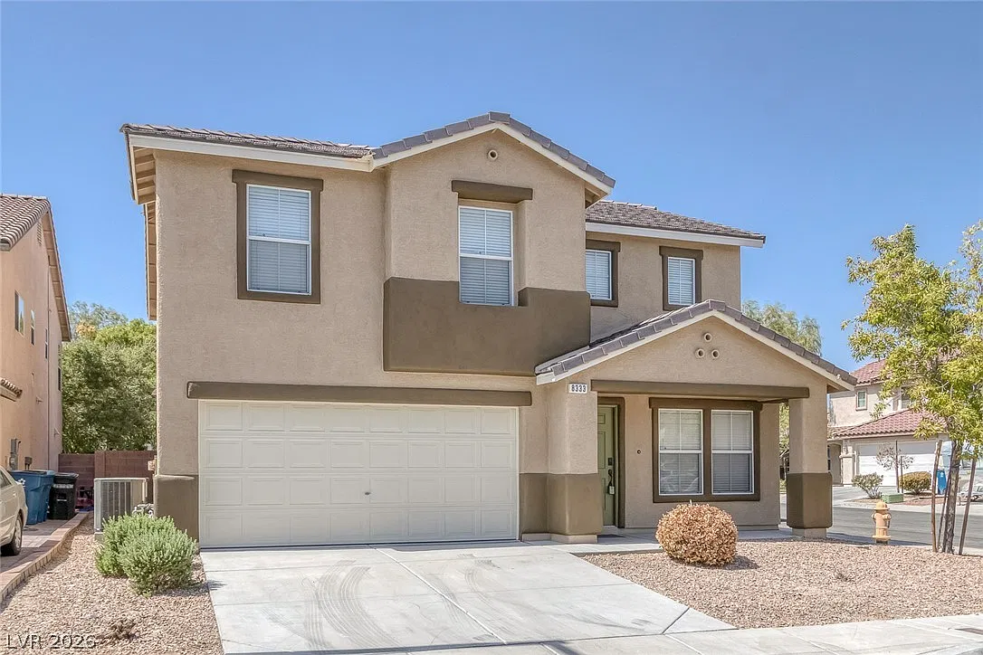 3 bed, 2.5 bath, 2492 sqft, $2,266 — Photo 3