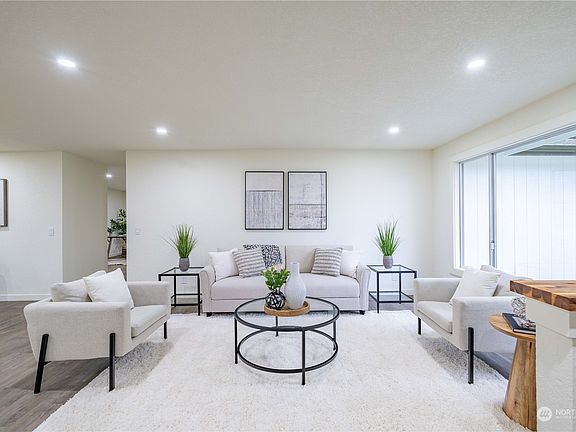 4th image of 5511 65th Avenue SE