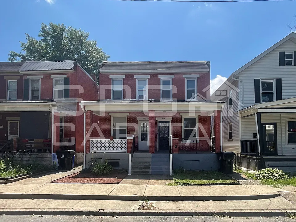 1915 Manada St