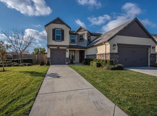 1618 N Piccadilly Ln, Clovis, CA 93619