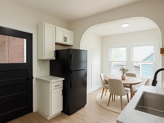 Breakfast Nook 

(Certain Floor Plans) *