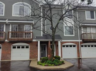 818 W Saint Johns Pl, Palatine, IL 60067