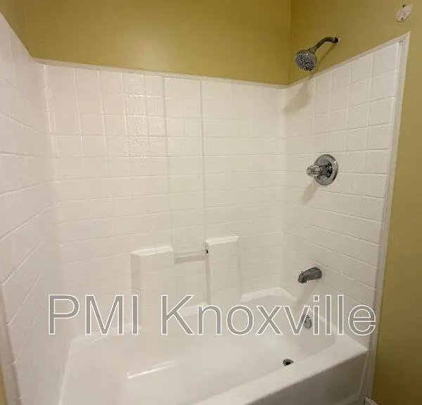 2340 Boxwood Ln — Photo 20