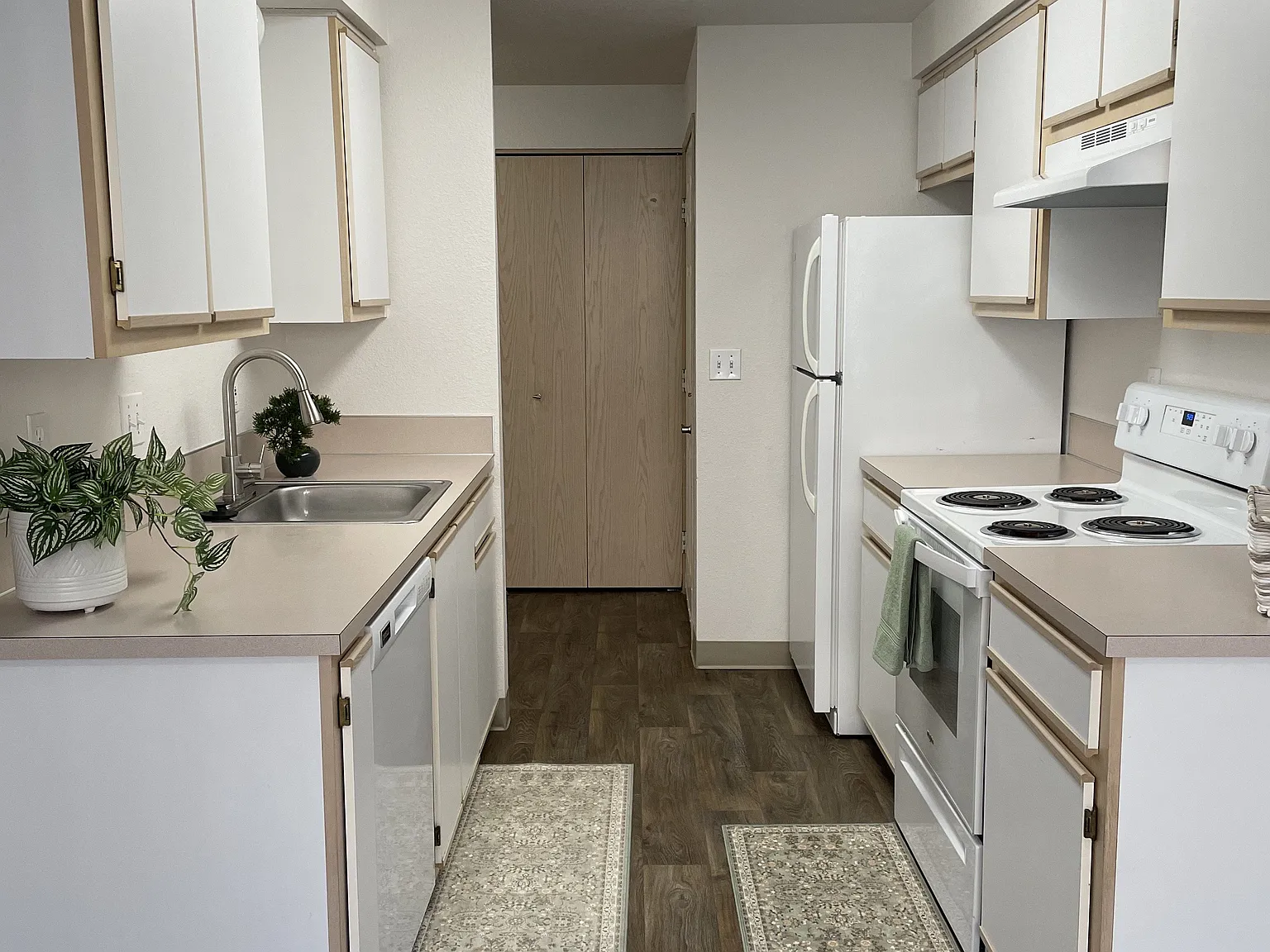 Parkmeadow Apartments — Photo 3