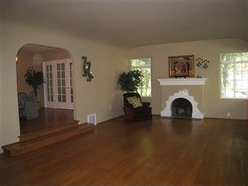 4th image of 36136 N Center St