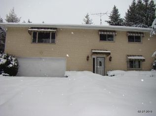 N3358 Queen Rd, Lake Geneva, WI 53147