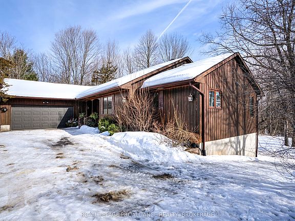 3rd image of 9889 Perth Rd