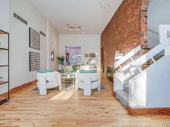4th image of 1021 Lafayette Ave