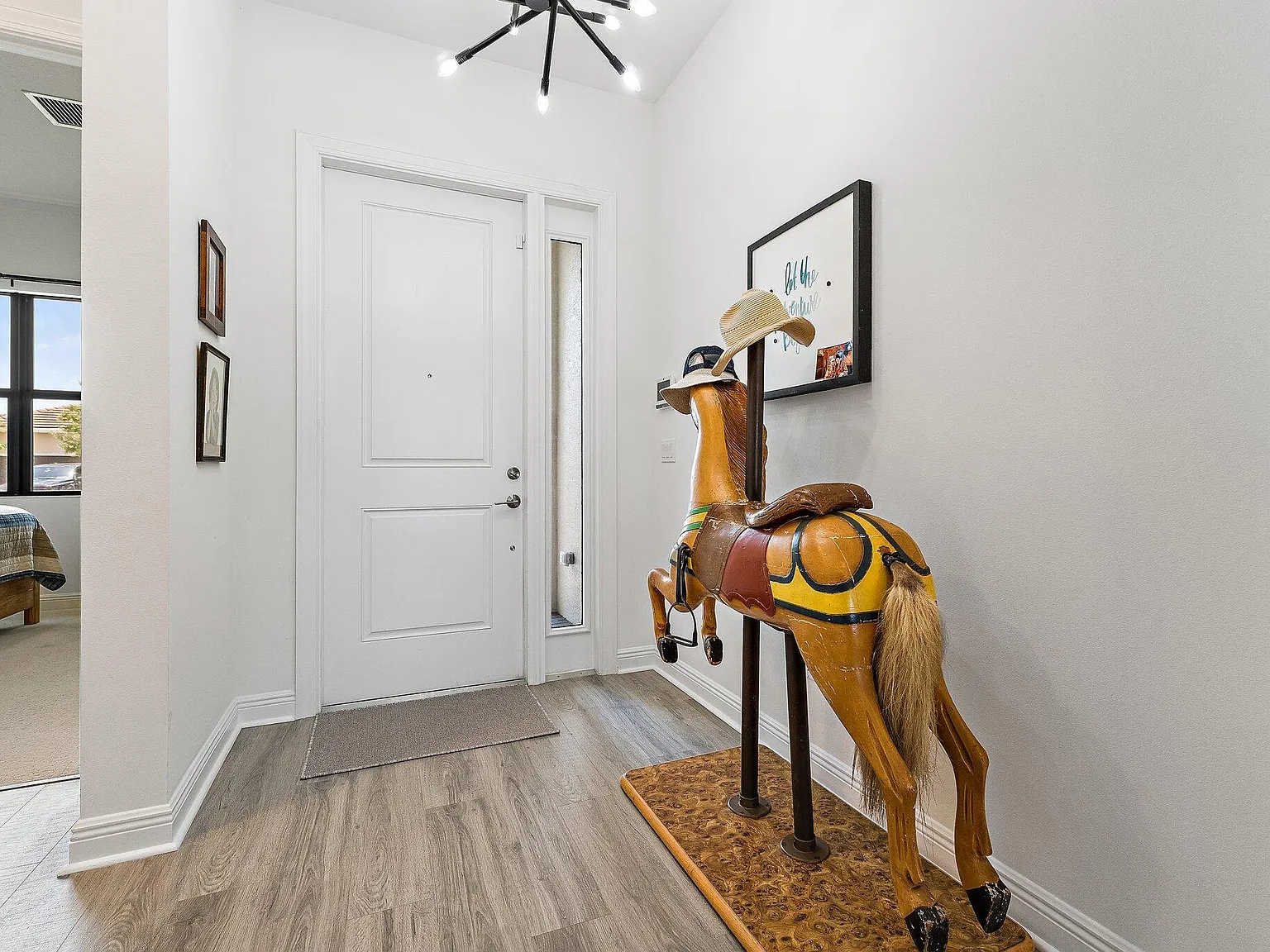 2 bed, 2.0 bath, 1824 sqft, $4,000 — Photo 2