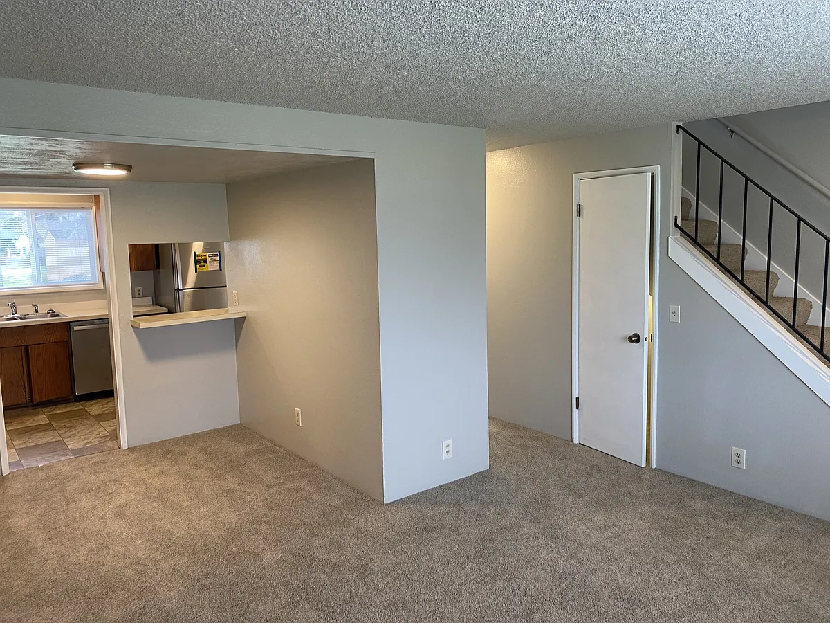 Building Photo - 210 W Pacific Ave #4