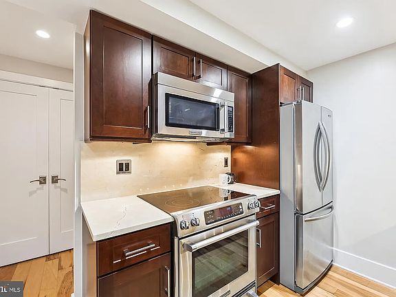 5th image of 1910 Kalorama Rd NW #1
