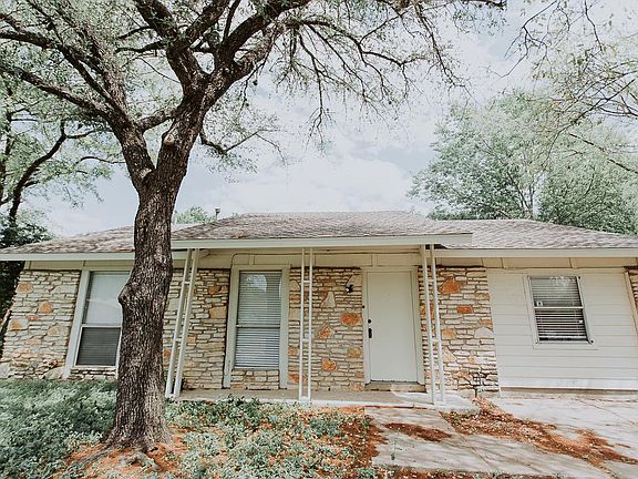 2nd image of 2516 Rockridge Dr