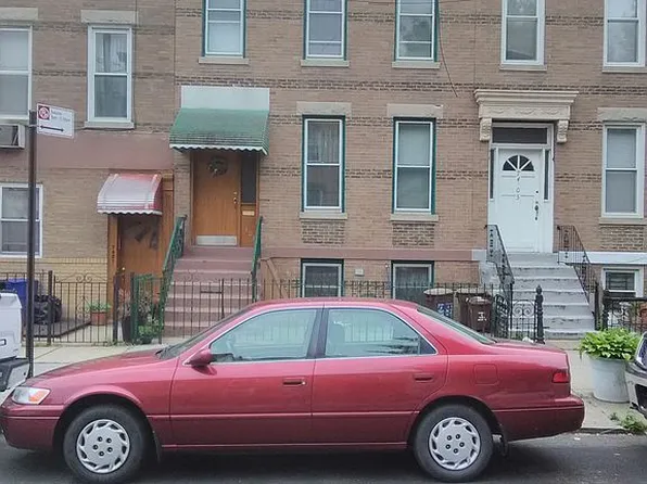 7403 64th Pl, Ridgewood, NY 11385