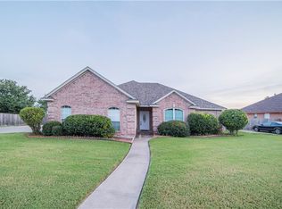 1605 Poe Dr, Cleburne, TX 76033