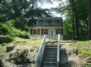 8 Caribou Trl, Andover, NJ 07821