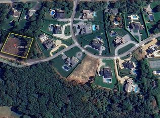 8 Webb Ct, Remsenburg, NY 11960