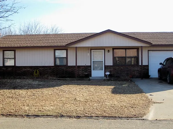 120 Lewis St, Lewis, OK 74059