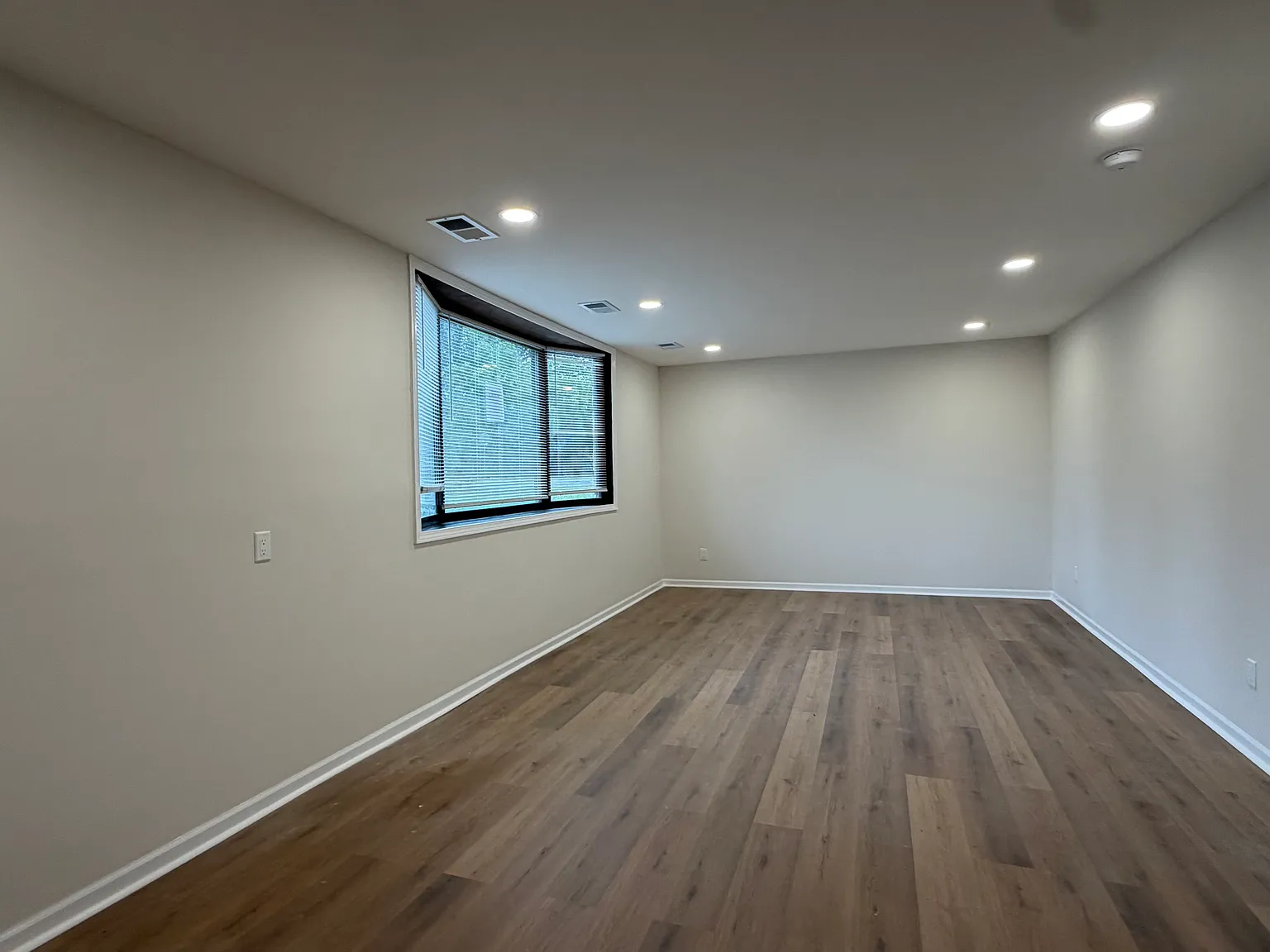 3 bed, 1904 sqft, $2,000 — Photo 4