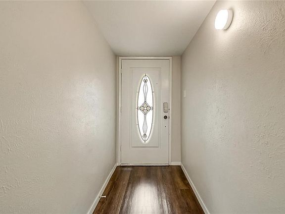 3rd image of 5001 Roberts Dr