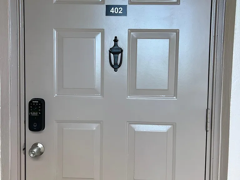 2751 N Palm Aire Dr #402 — Photo 6