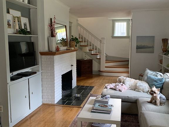 3rd image of 426 Creston Ave