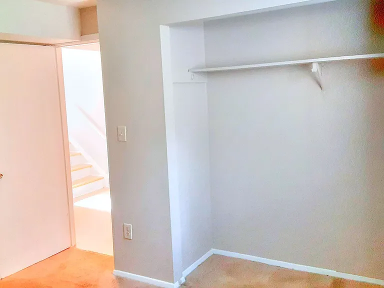 2421 Camellia Dr — Photo 6