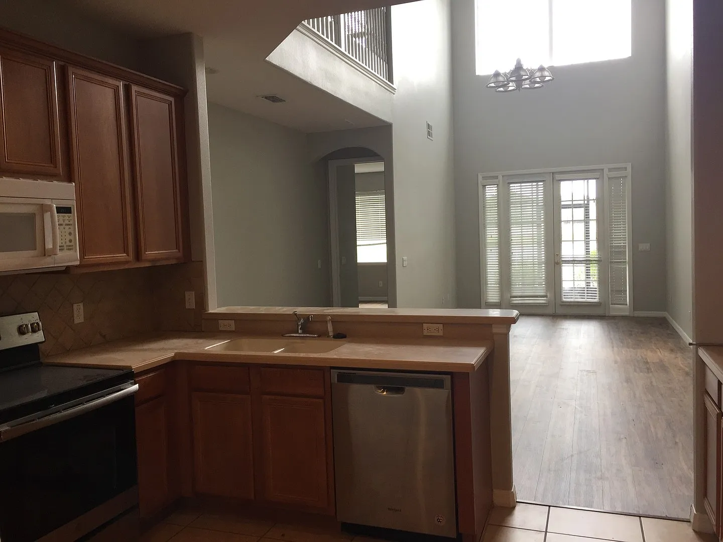 Updated 3 Bedroom Townhome in the Arbor Meadows Gated Community — Photo 3