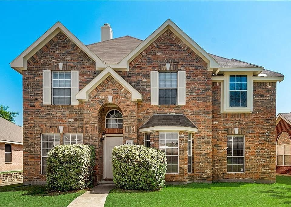 2nd image of 2101 Elm Falls Pl