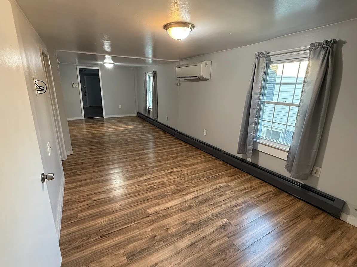 1 bed, 1000 sqft, $1,900 — Photo 4