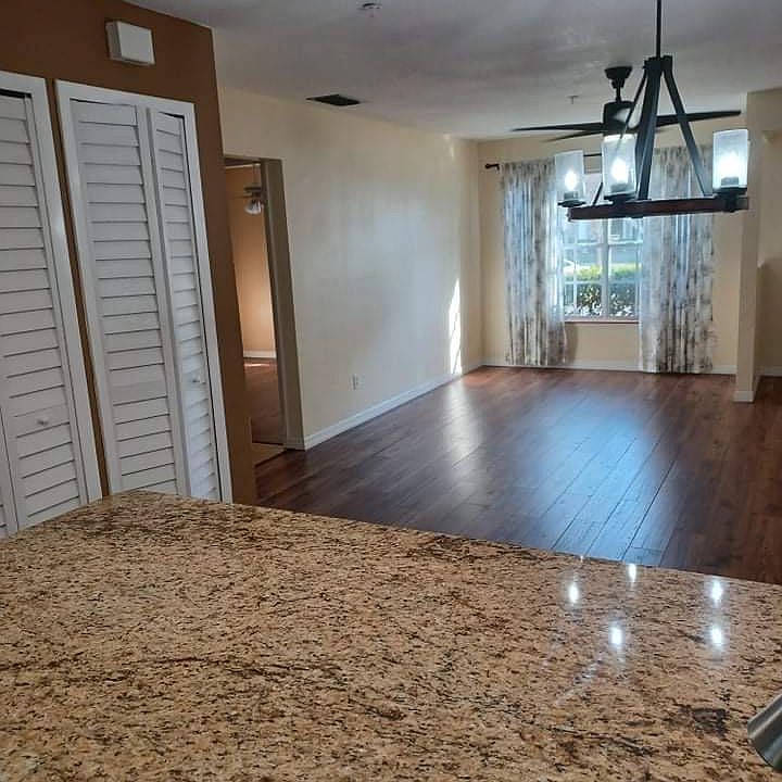 1st image of 129 Reserve Cir