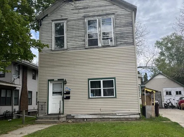 1223 S 8th STREET, Manitowoc, WI 54220